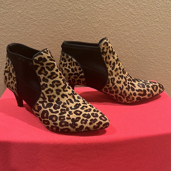 Suede animal print ankle boot - Picture 2 of 3